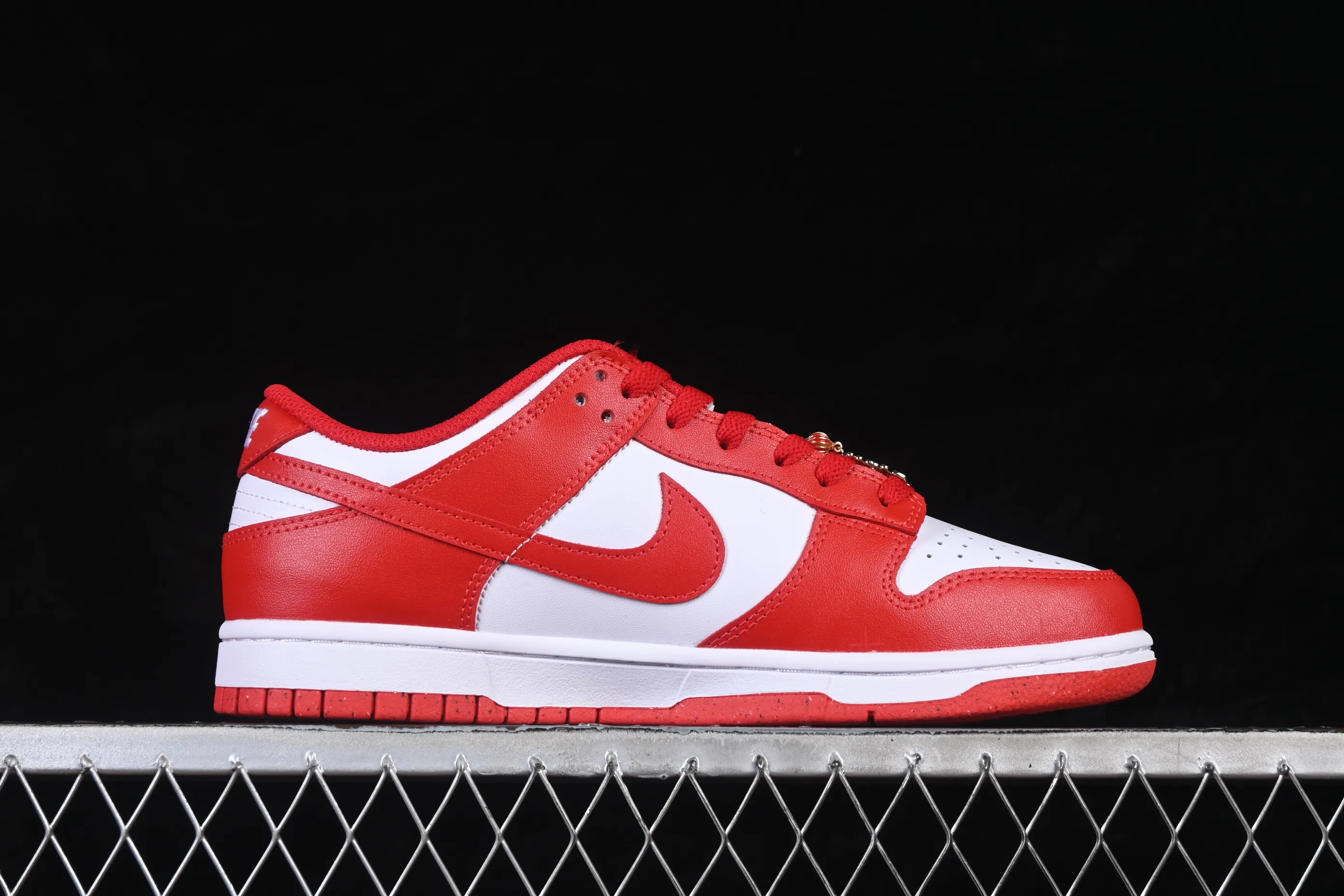 All categories Nk SB Dunk series Nk SB Dunk Low low-top sneakers Nike SB Dunk Low wedding banquet white red low-top casual sneakers DD1873-116